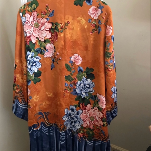 Chico’s 2 Reversible Floral Print Kimono - Picture 3 of 6